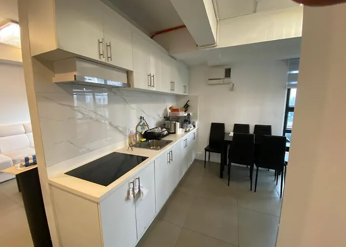Penthouse At Porto Towers In Cubao Quezon شقة
